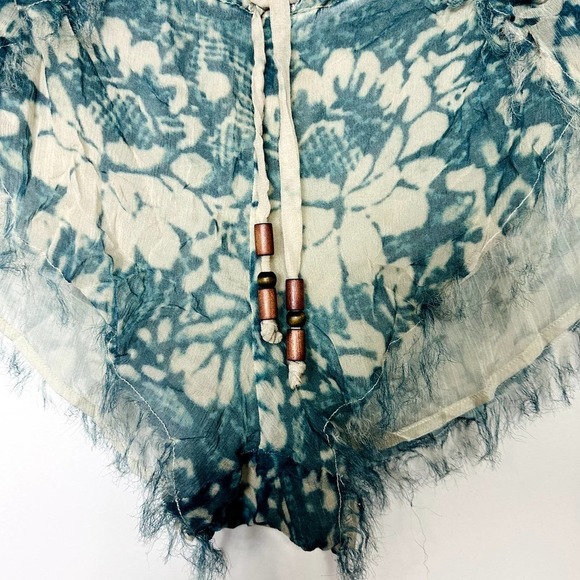 Chaser NWT Silk Chiffon Tulip Floral Boho Cutoff Shorts Tapestry Size Medium - Picture 4 of 7